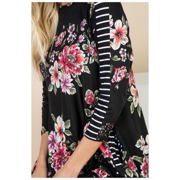 Black Floral 3/4 Sleeve Plus Soft Pocket Tunic! - Picture 6 of 16